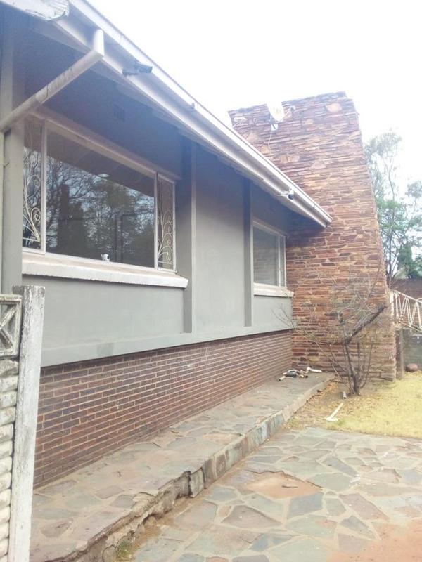 5 Bedroom Property for Sale in Mondeor Gauteng