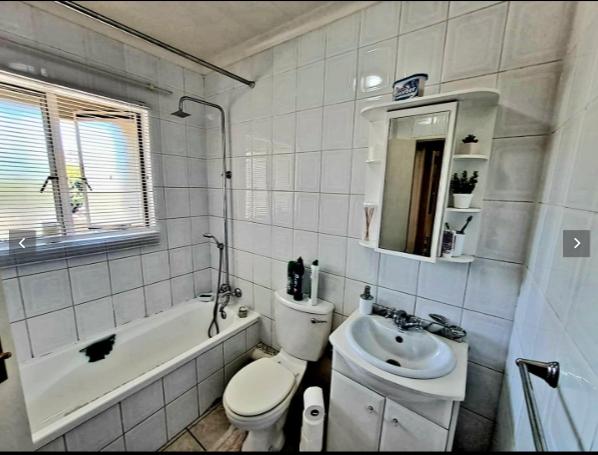 2 Bedroom Property for Sale in Oakdene Gauteng