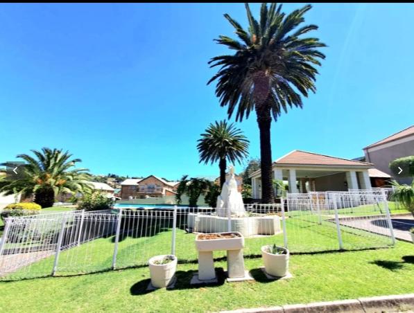 2 Bedroom Property for Sale in Oakdene Gauteng