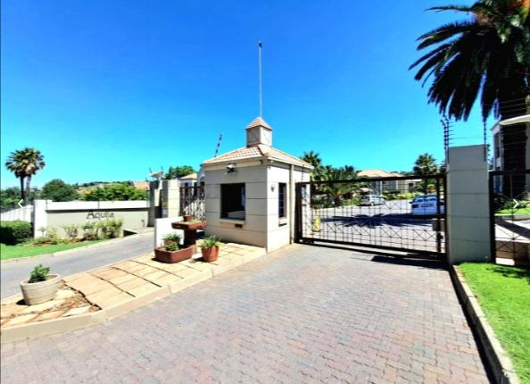 2 Bedroom Property for Sale in Oakdene Gauteng