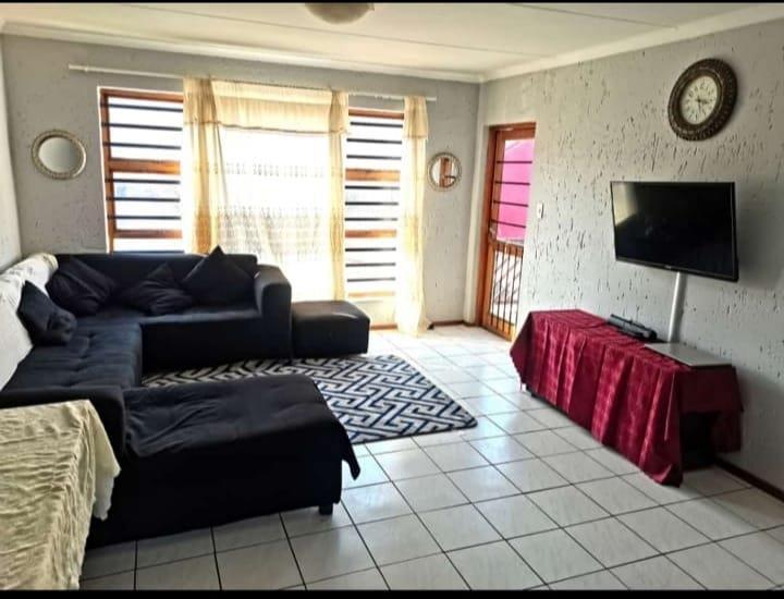 2 Bedroom Property for Sale in Ridgeway A Gauteng