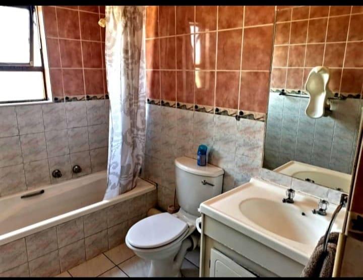 2 Bedroom Property for Sale in Ridgeway A Gauteng