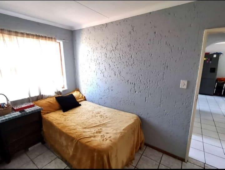 2 Bedroom Property for Sale in Ridgeway A Gauteng