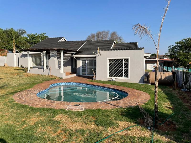 3 Bedroom Property for Sale in Ridgeway A Gauteng