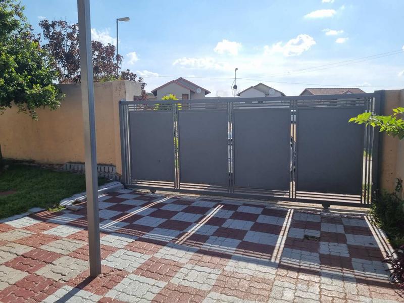 3 Bedroom Property for Sale in Kya Sands Gauteng