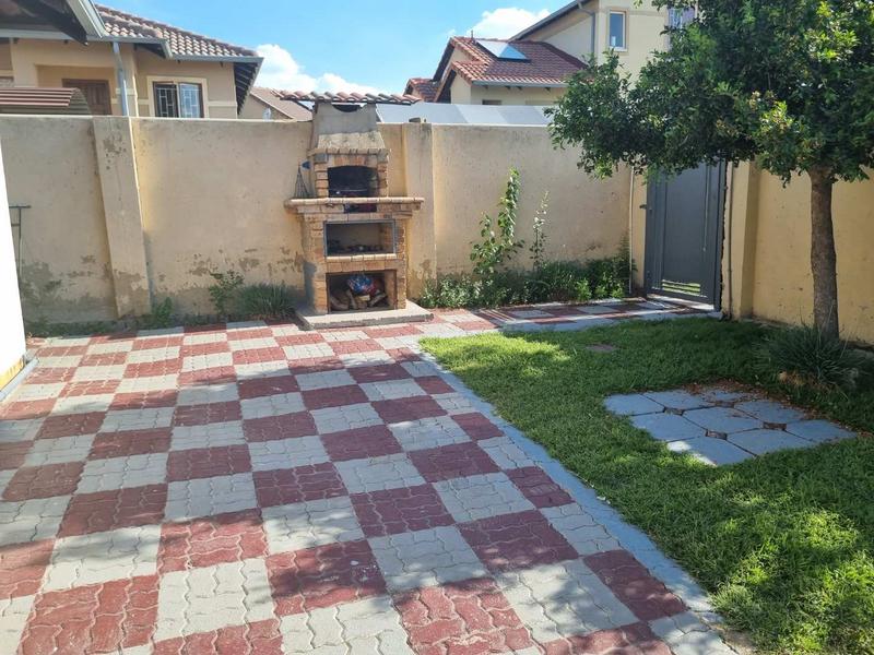 3 Bedroom Property for Sale in Kya Sands Gauteng