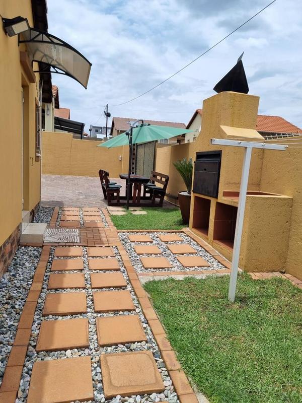 2 Bedroom Property for Sale in Kya Sands Gauteng