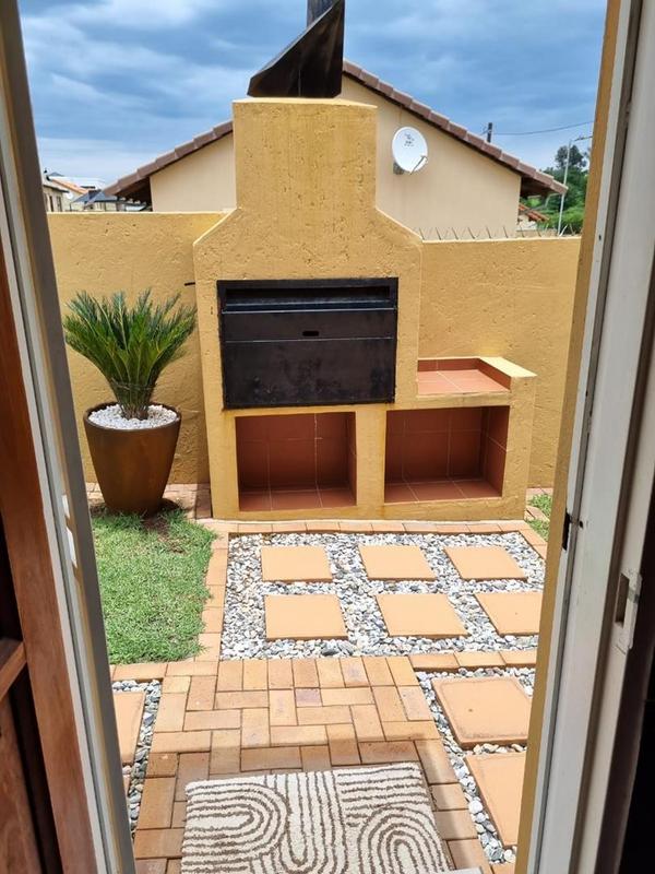 2 Bedroom Property for Sale in Kya Sands Gauteng