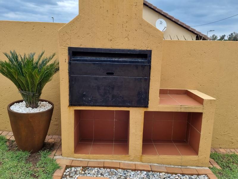 2 Bedroom Property for Sale in Kya Sands Gauteng