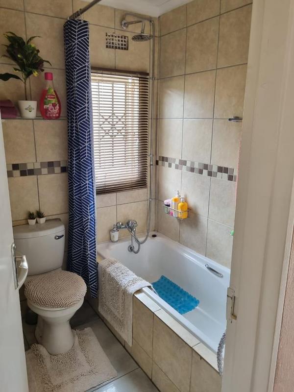 2 Bedroom Property for Sale in Kya Sands Gauteng