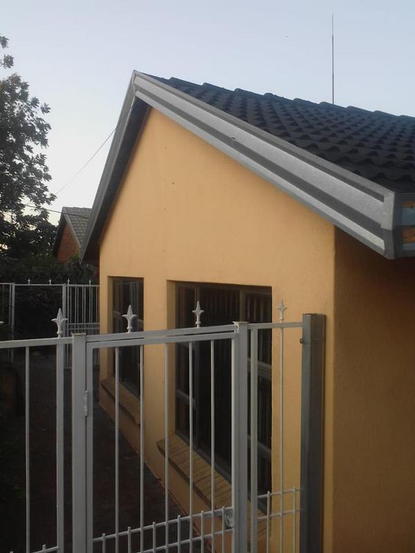 3 Bedroom Property for Sale in Dhlamini Gauteng