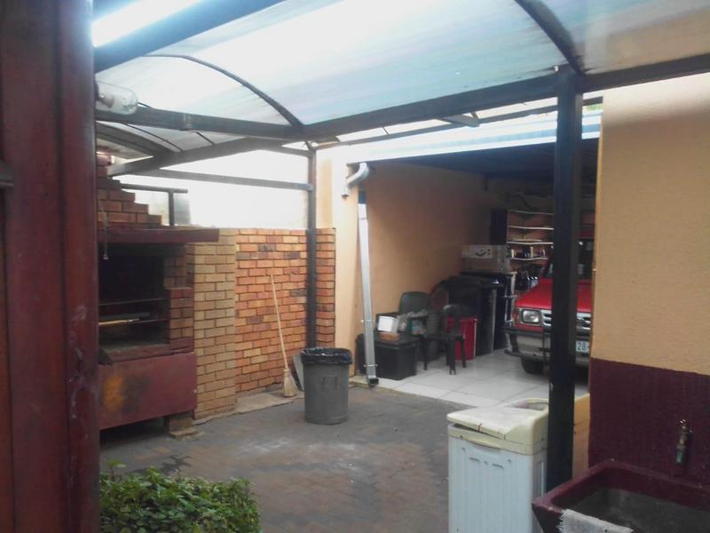 3 Bedroom Property for Sale in Dhlamini Gauteng