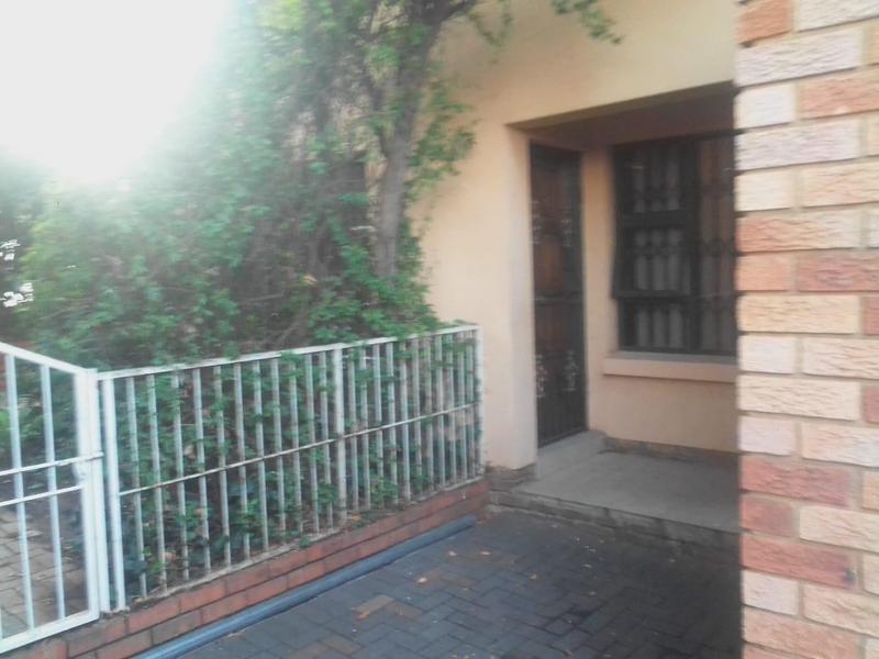 3 Bedroom Property for Sale in Dhlamini Gauteng