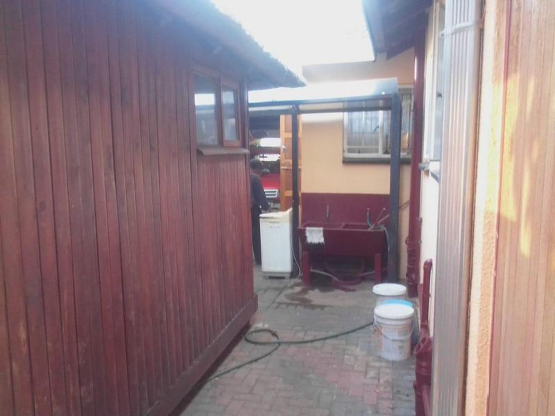 3 Bedroom Property for Sale in Dhlamini Gauteng