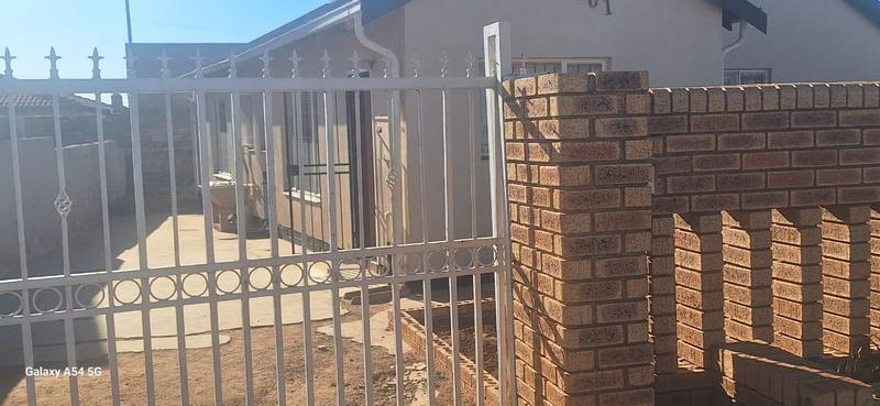 3 Bedroom Property for Sale in Dobsonville Gauteng