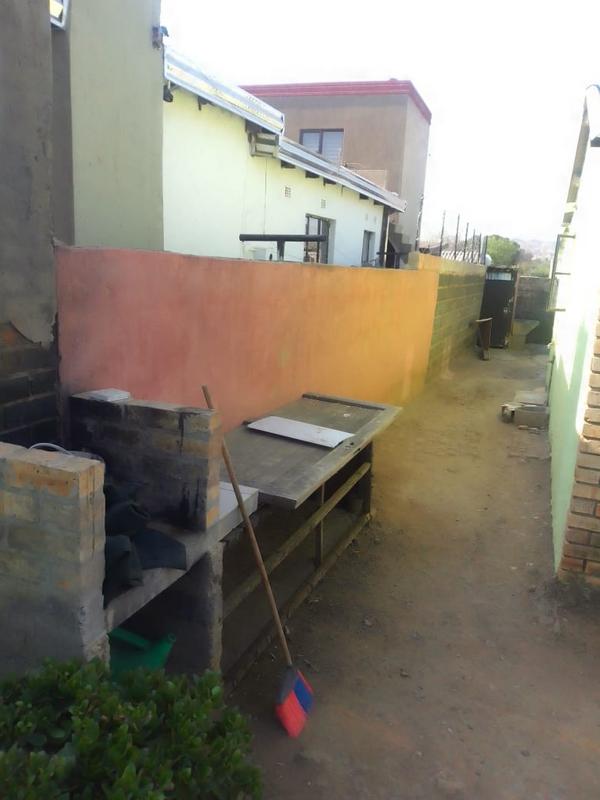 5 Bedroom Property for Sale in Mofolo North Gauteng