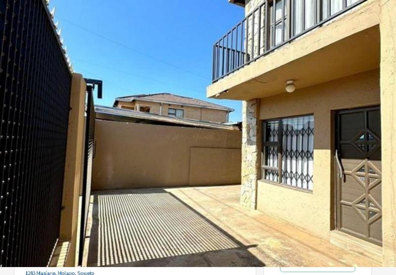 8 Bedroom Property for Sale in Molapo Gauteng