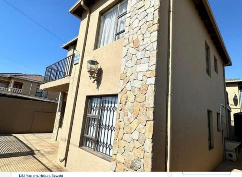 8 Bedroom Property for Sale in Molapo Gauteng