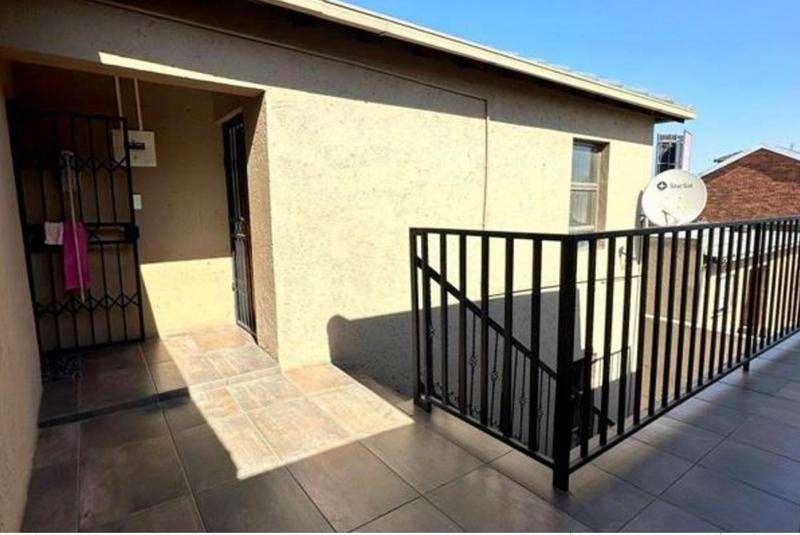 8 Bedroom Property for Sale in Molapo Gauteng