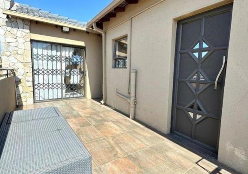 8 Bedroom Property for Sale in Molapo Gauteng