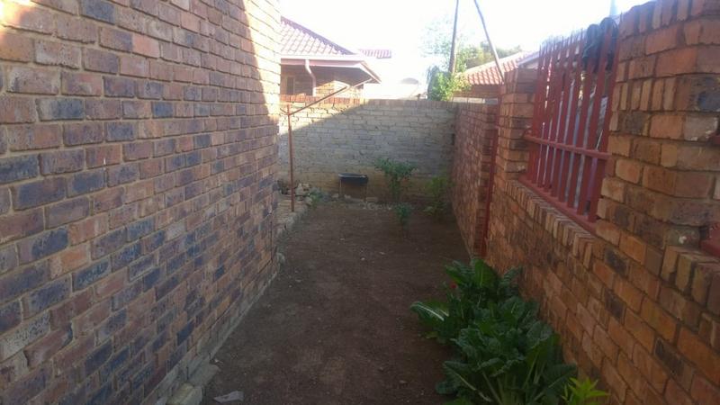 2 Bedroom Property for Sale in Pimville Gauteng