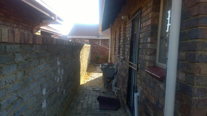 2 Bedroom Property for Sale in Pimville Gauteng