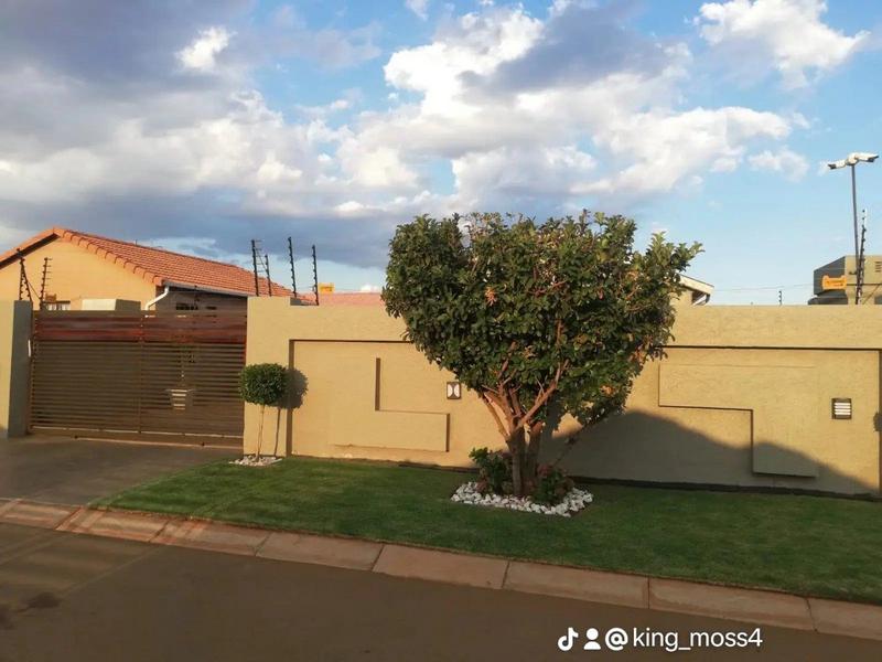 3 Bedroom Property for Sale in Protea Glen Gauteng