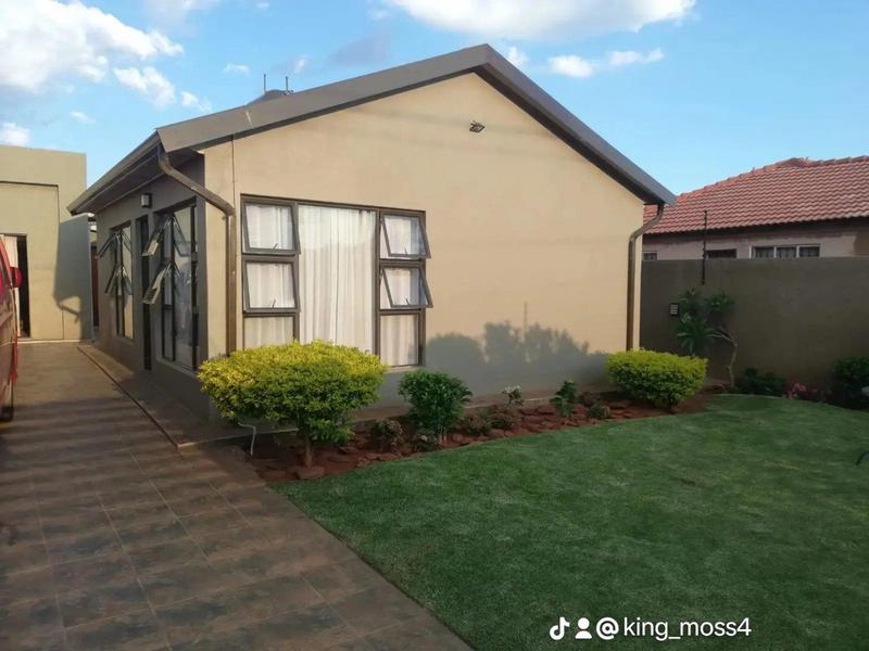 3 Bedroom Property for Sale in Protea Glen Gauteng