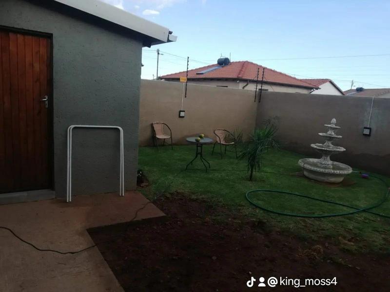 3 Bedroom Property for Sale in Protea Glen Gauteng