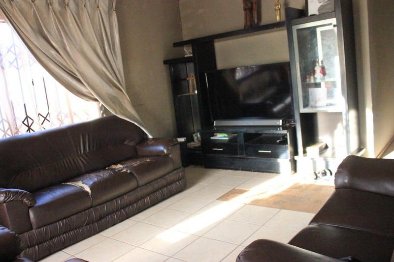 3 Bedroom Property for Sale in Protea Glen Gauteng