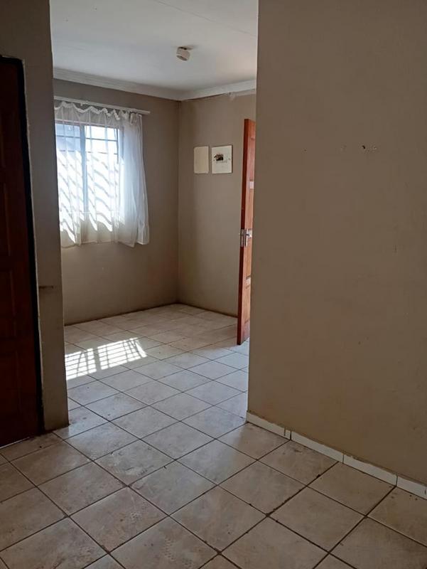 2 Bedroom Property for Sale in Protea Glen Gauteng