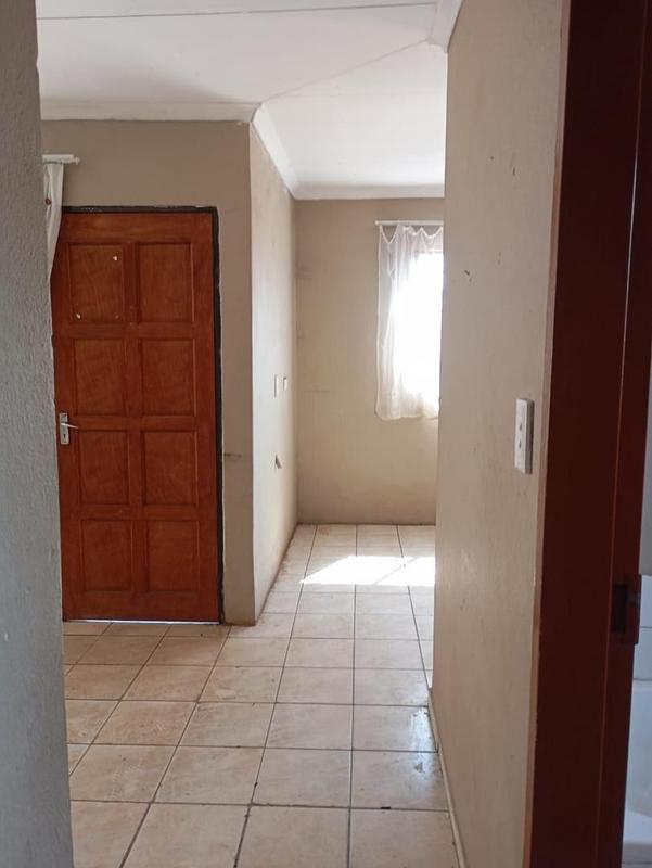 2 Bedroom Property for Sale in Protea Glen Gauteng