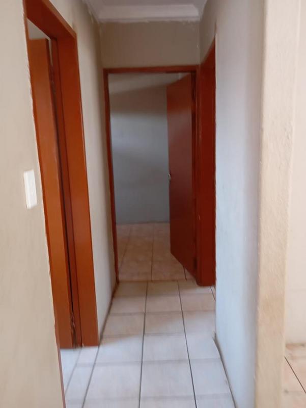 2 Bedroom Property for Sale in Protea Glen Gauteng