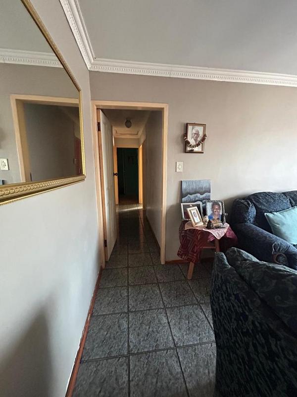 4 Bedroom Property for Sale in Heuweloord Gauteng