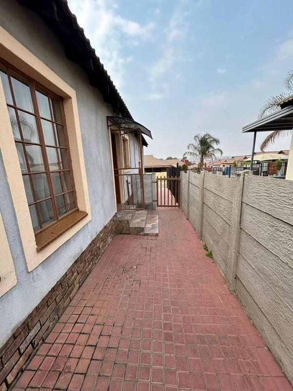 3 Bedroom Property for Sale in Olievenhoutbosch Gauteng