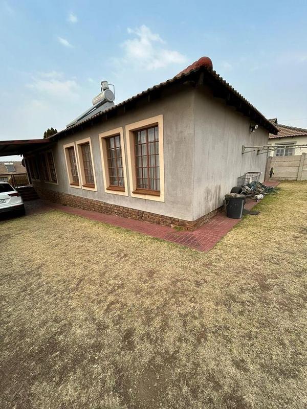 3 Bedroom Property for Sale in Olievenhoutbosch Gauteng