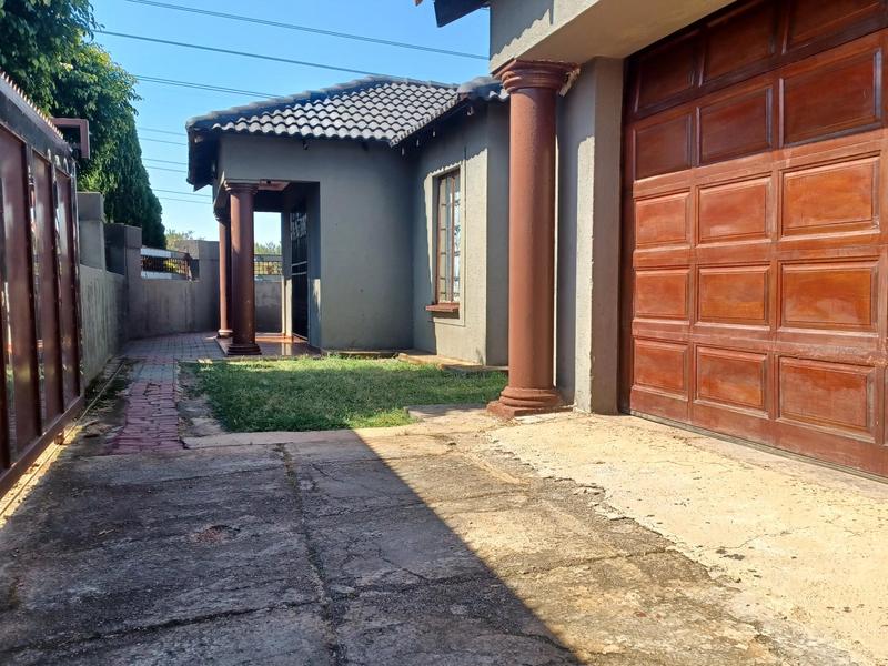 3 Bedroom Property for Sale in Elandspoort Gauteng