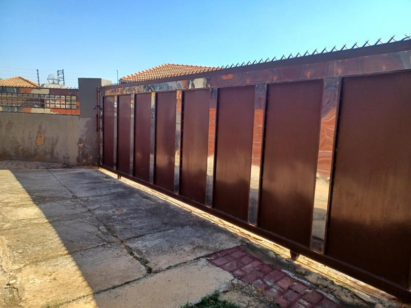 3 Bedroom Property for Sale in Elandspoort Gauteng