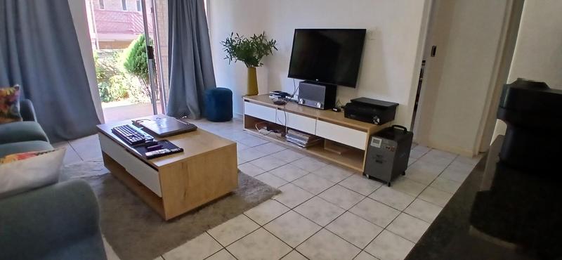 2 Bedroom Property for Sale in Faerie Glen Gauteng