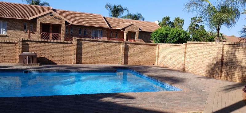 2 Bedroom Property for Sale in Faerie Glen Gauteng