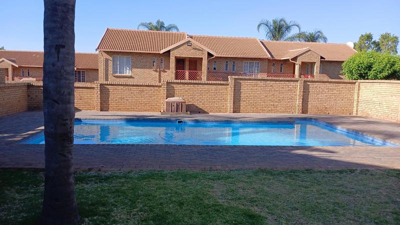 2 Bedroom Property for Sale in Faerie Glen Gauteng