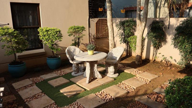 2 Bedroom Property for Sale in Gezina Gauteng