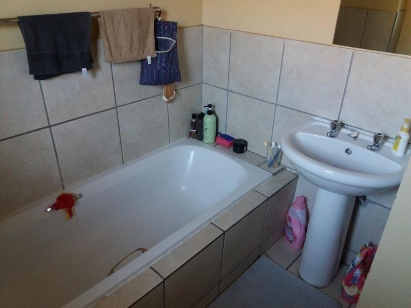 1 Bedroom Property for Sale in Lotus Gardens Gauteng