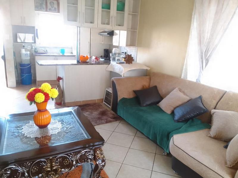 2 Bedroom Property for Sale in Lotus Gardens Gauteng