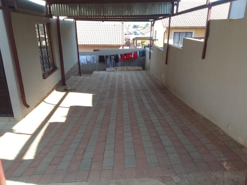 2 Bedroom Property for Sale in Lotus Gardens Gauteng