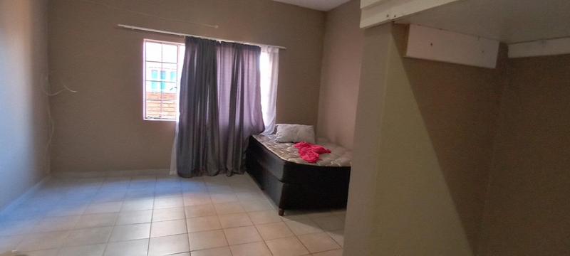 1 Bedroom Property for Sale in Lotus Gardens Gauteng