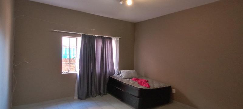 1 Bedroom Property for Sale in Lotus Gardens Gauteng