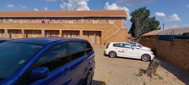 1 Bedroom Property for Sale in Lotus Gardens Gauteng