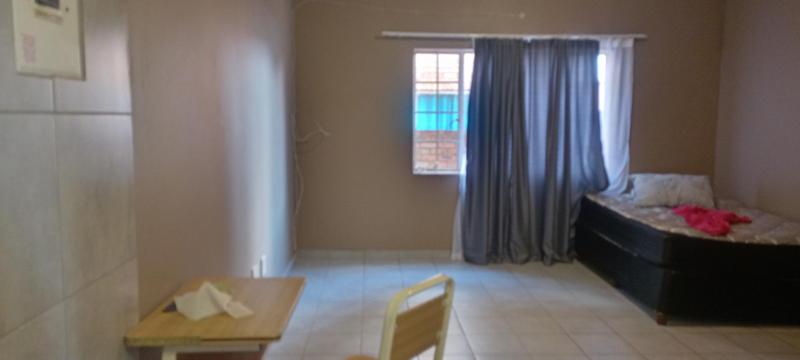 1 Bedroom Property for Sale in Lotus Gardens Gauteng