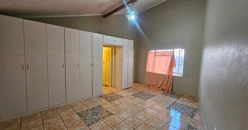 5 Bedroom Property for Sale in Danville Gauteng